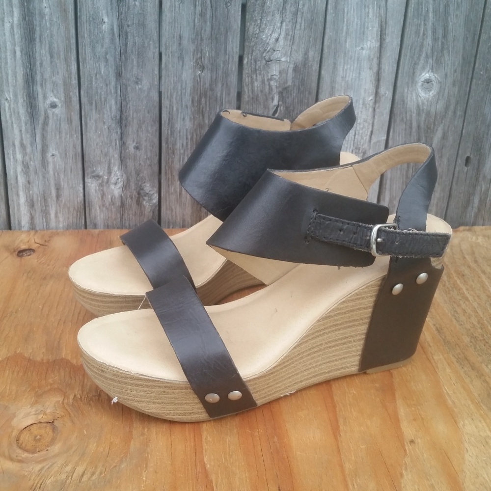Lucky Brand Black Leather Wedge Sandals Size 6